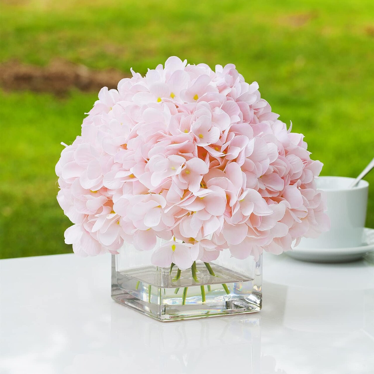 Enova Floral Silk Hydrangea Arrangement in Cube Glass Vase – Pink Artificial Flowers for Spring Tabletop Décor